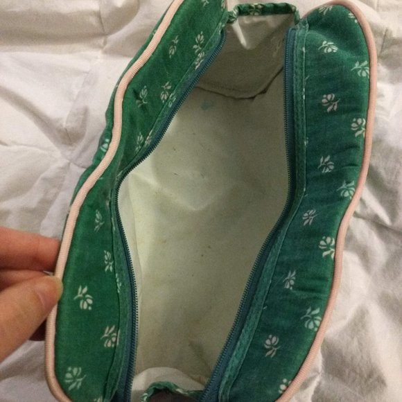 Vintage 1970's Makeup Bag - Picture 4 of 4